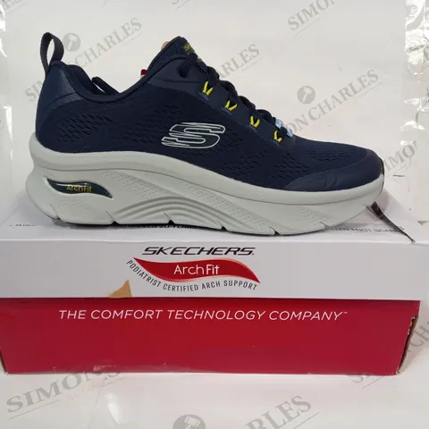 BOXED PAIR OF SKECHERS ARCH FIT SHOES IN NAVY UK SIZE 8