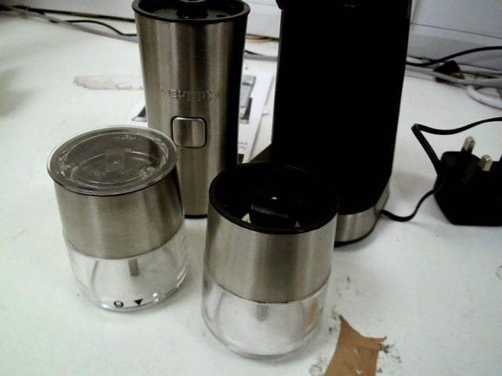 MILL ELECTRIC SALT & PEPPER GRINDER 3207108Simon Charles Auctioneers