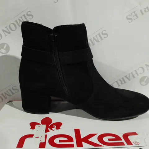 BOXED RIEKER BLOCK HEEL ANKLE BOOTS IN BLACK - SIZE 6.5