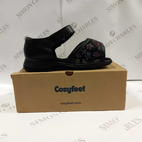 BOXED PAIR OF COSYFEET HOP EXTRA WIDE SANDALS UK SIZE 6 