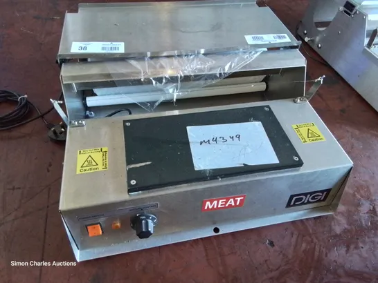 DIGI EUROPE COUNTERTOP TRAY WRAPPING MACHINE - STAINLESS STEEL - MODEL MW450 - 240V