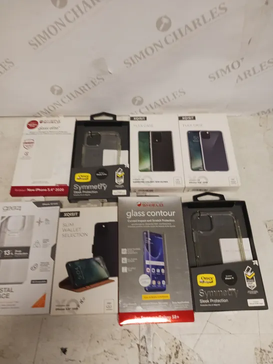 APPROXIMATELY 30 ASSORTED SMARTPHONE PROTECTIVE ACCESSORIES TO INCLUDE CASES & SCREEN PROTECTORS