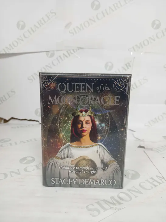 QUEEN OF THE MOON ORACLE - TAROT CARDS