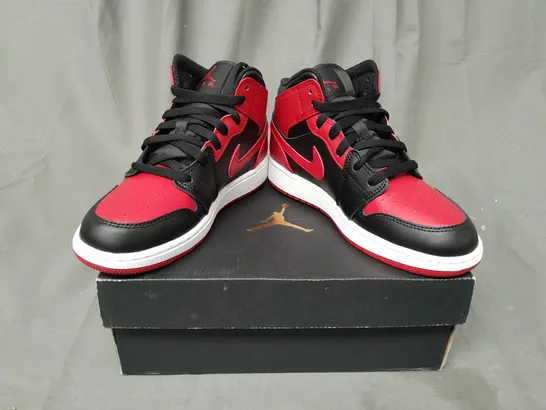 BOXED PAIR OF NIKE AIR JORDAN 1 MID SHOES IN BLACK/RED UK SIZE 4