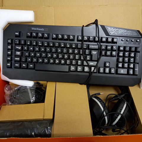 BLACKWEB 4 IN 1 GAMING KIT INCLUDING KEYBOARD, MOUSE AND HEADPHONES