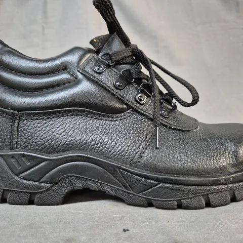 BOXED PAIR OF CENTEK SHOES IN BLACK EU SIZE 38