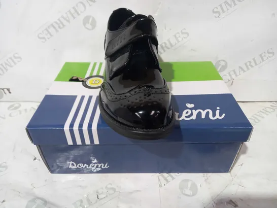 BOXED PAIR OF DONEMI VELCRO STRAP SHOES IN BLACK EU SIZE 35