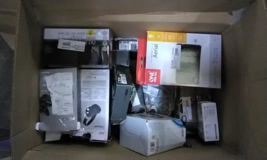 BOX OF ASSORTED ELECTRICAL ITEMS INCLUDING AERIAL, WIRELESS HEADPHONES, JUICE BOOM PRO SPEAKER, POWER BANK AND GAMING MOUSE 