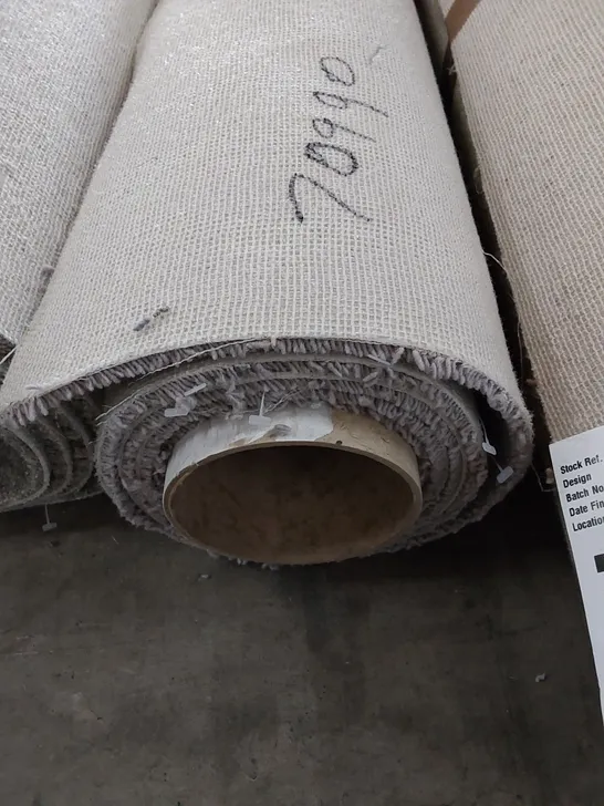 ROLL OF QUALITY DIMENSIONS DIM PLAINS CARPET // SIZE: APPROX. 4 X 2.13m