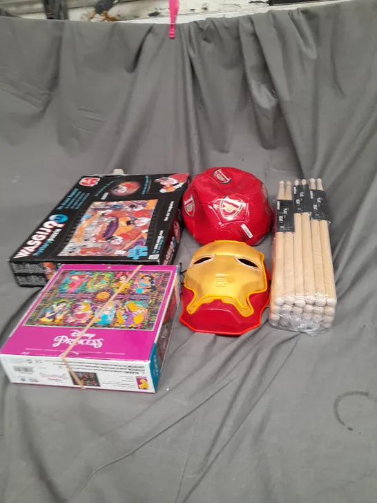 LARGE QAUNTIITY OF ASSORTED TOYS AND GAMES TO INCLUDE DRUM STICKS, JIGSAW AND FOOTBALL