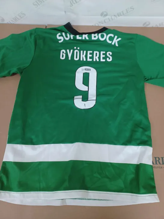 NIKE SPORTING HOME KIT - 'GYOKERES 9' - SIZE 26