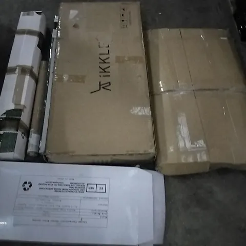 PALLET OF ASSORTED ITEMS INCLUDING HSYLYM VENETIAN BLINDS, CHROME THERMOSTATIC SHOWER MIXER SYSTEM, KIKKLE, WOLFWISEVTELESCOPING LADDER, WOLFWISE BEACH TENT