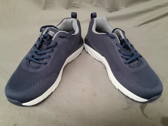 PAIR OF SLAZENGER SHOES IN NAVY UK SIZE 9