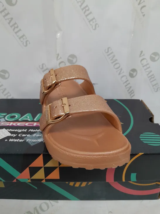 PAIR OF SKECHERS OPEN TOE SANDALS IN ROSE GOLD COLOUR SIZE 6