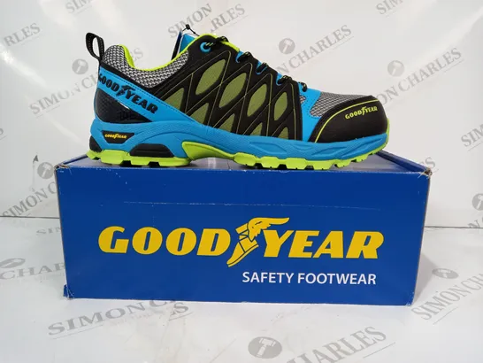 BOXED PAIR OF GOODYEAR SAFETY SHOES IN GREEN/BLUE/GREY UK SIZE 7