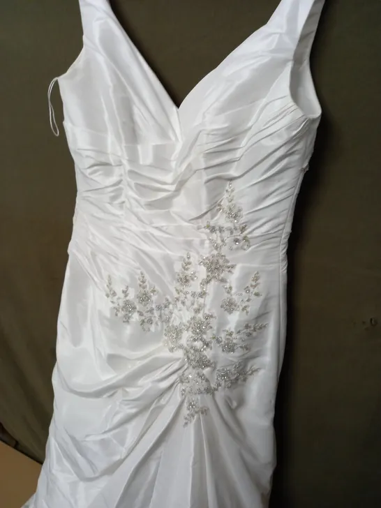 ROSETTA NICOLINI EMBELLISHED WEDDING DRESS IN WHITE - 14