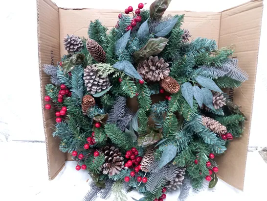 DESIGNER PRE-LIT RED BERRY CHRISTMAS WREATH - 80 CM RRP £44.99