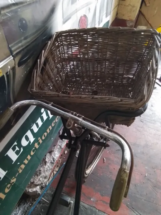 DUNLOP RETRO METAL BIKE WITH BASKET 