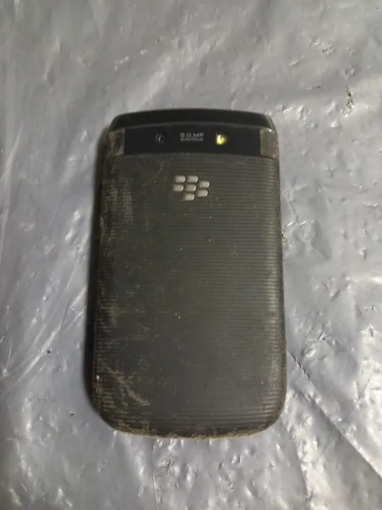 BLACKBERRY TORCH PHONE IN BLACK 