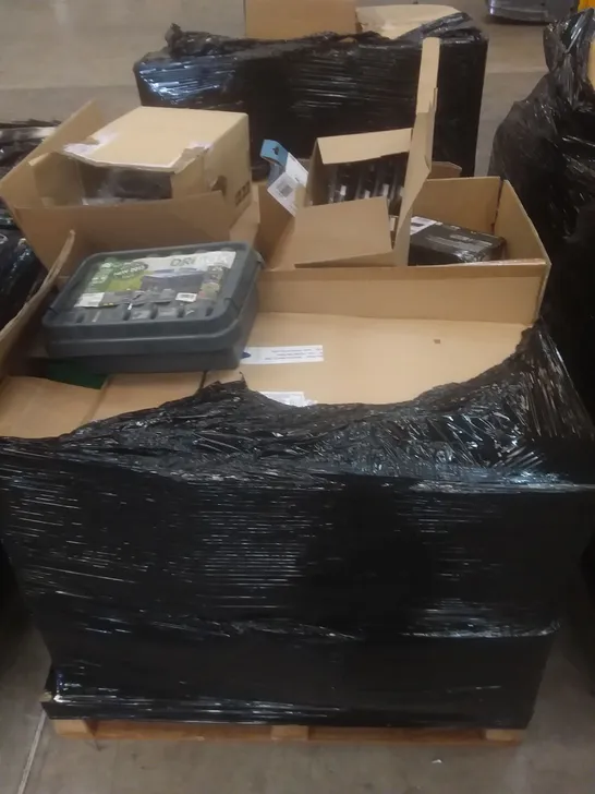 PALLET OF ELECTRICAL ITEMS INCLUDING WEATHERPROOF POWERCORD CONNECTION BOX, TOAST RACK, 6 WAY SIGNAL BOOSTER