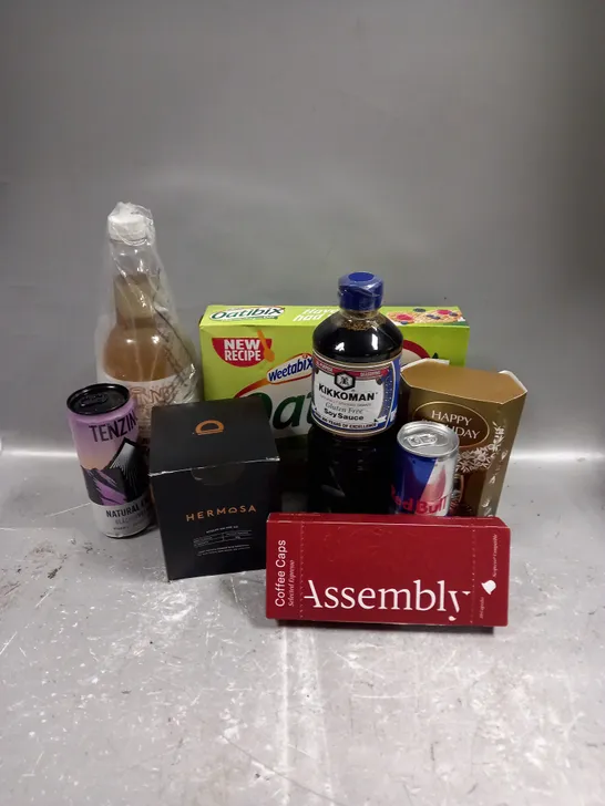 APPROXIMATELY 8 ASSORTED FOOD & DRINK ITEMS TO INCLUDE - HERMOSA VANILLA WHEY SACHETS - SKINNY BARISTA PUMPKIN SPICE ZERO CALORIE SYRUP - LINDT ASSORTED HAPPY BIRTHDAY CHOCOLATE- ETC