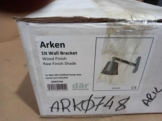 DAR ARKEN 1LT WALL BRACKET - WOOD FINISH 