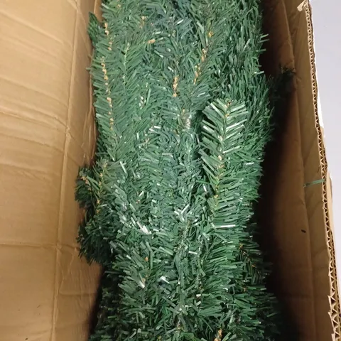 BOXED U MISS 6 FEET ARTIFICIAL CHRISTMAS TREE 