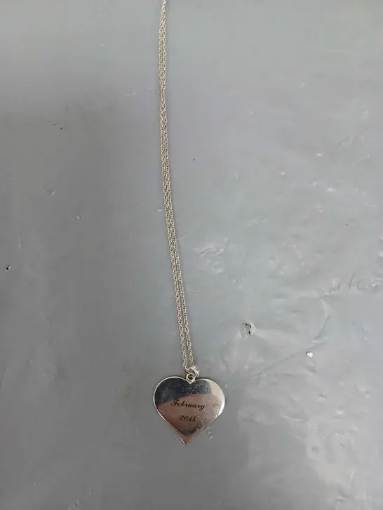 LADIES WHITE GOLD HEART NECKLACE. 