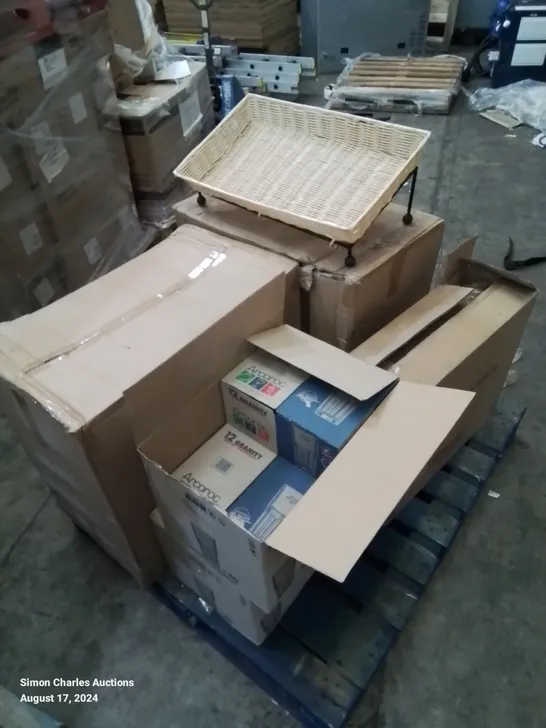 PALLET CONTAINING APPROXIMATELY 12 TILTED DISPLAY BASKETS AND 96 GLASS TUMBLERS