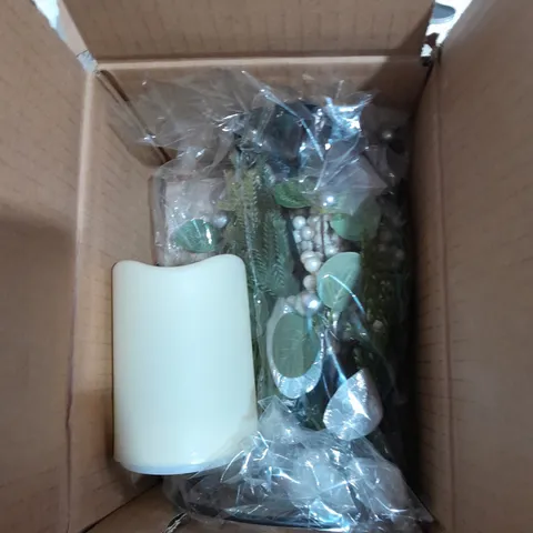 BOXED WHITE BERRY CANDLE HOLDER