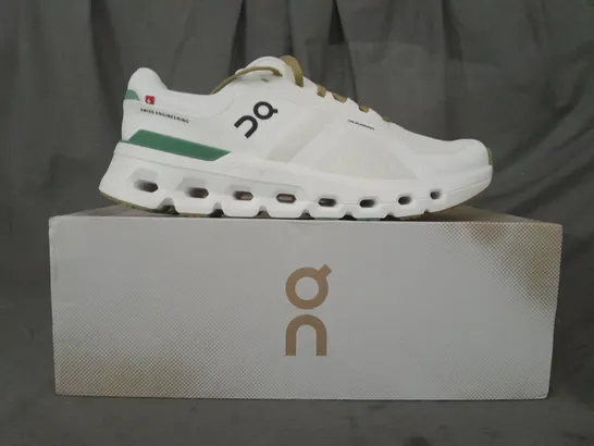 BOXED PAIR OF ON CLOUDRUNNER 2 SHOES IN WHITE/GREEN UK SIZE 10.5