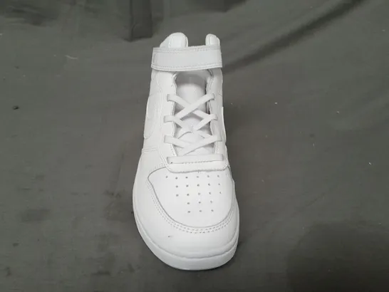 BOXED PAIR OF NIKE COURT BOROUGH MID 2 SHOES IN WHITE UK SIZE 2