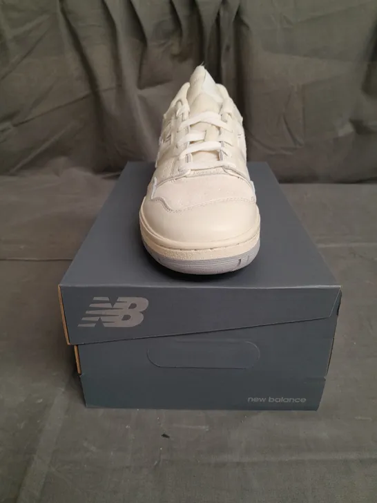 BOXED PAIR OF NEW BALANCE 550 SIZE 9 