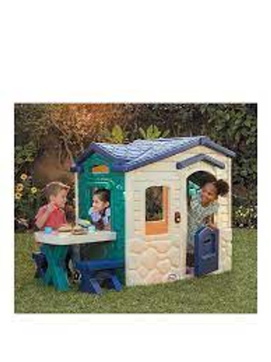 BOXED LITTLE TIKES PICNIC ON THE PATIO PLAYHOUSE 