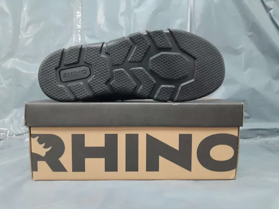 BOXED PAIR OF RHINO TROOPER SHOES IN BLACK EU SIZE 41