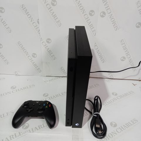 BOXED MICROSOFT XBOX ONE WITH CONTROLLER 