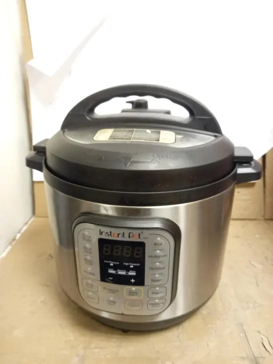 INSTANT POT DUO PRESSURE COOKER