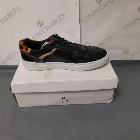 MODA LADIES BLACK TRAINERS SIZE 7