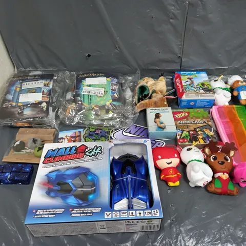 BOX OF ASSORTED TOYS AND GAMES TO INCLUDE PLAYMOBIL, LEGO AND UNO