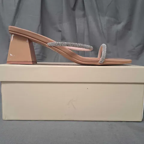 BOXED PAIR OF SIMMI LONDON OPEN TOE BLOCK HEEL SANDALS IN NUDE UK SIZE 6