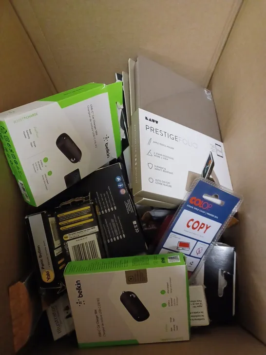 BOX OF APPROXIMATLEY 15 ASSORTED ITEMS TO INCLUDE IPAD MINI CASE, SPECTRUM NOIR PENS, USB-C CAR CHARGER ETC