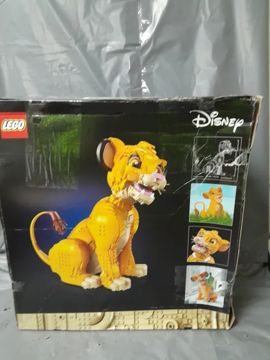 DISNEY YOUNG SIMBA THE LION KING SET 43247