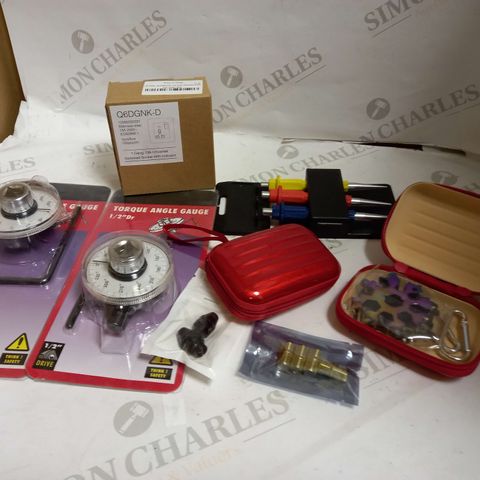 LOT OF 8 ASSORTED DIY ITEMS, TO INCLUDE ANGLE GAUGE, MULTIFUNCTIONAL POCKET TOOL, 1 GANG SOCKET, ETC