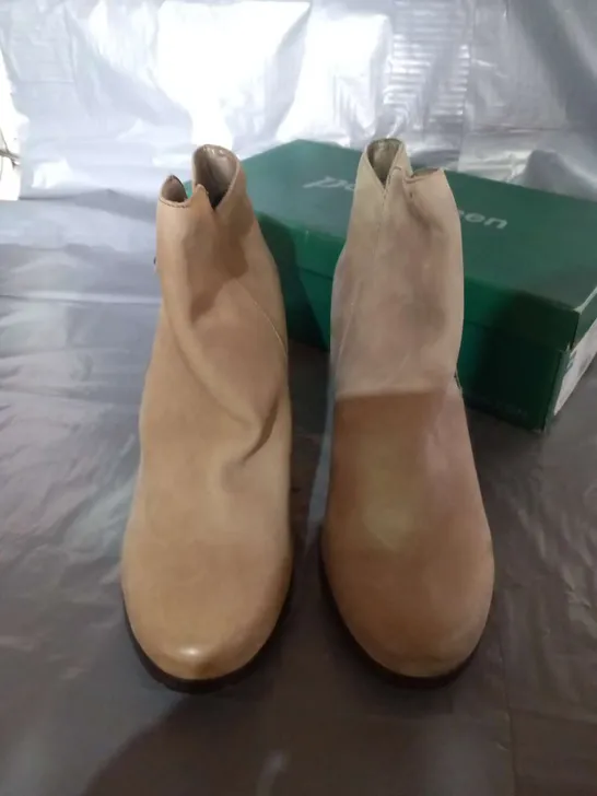 ALDO BEIGE ANKLE BOOTS SIZE UNSPECIFIED