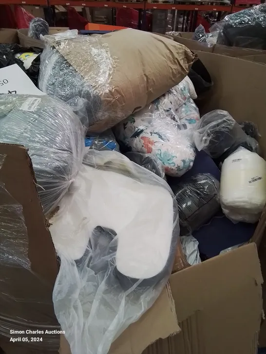 PALLET OF ASSORTED BEDROOM AND COMFORT BASED PRODUCTS TO INCLUDE; PILLOWS, SUPPORT SEAT CUSHIONS AND SIMILARLY RELATED GOODS