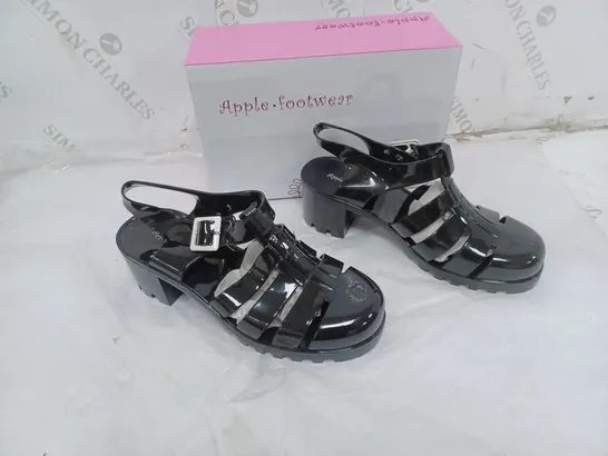 APPROXIMATELY 10 PAIRS OF BOXED APPLE FOOTWEAR BLACK BOOT SANDAL IN VARIOUS SIZES 