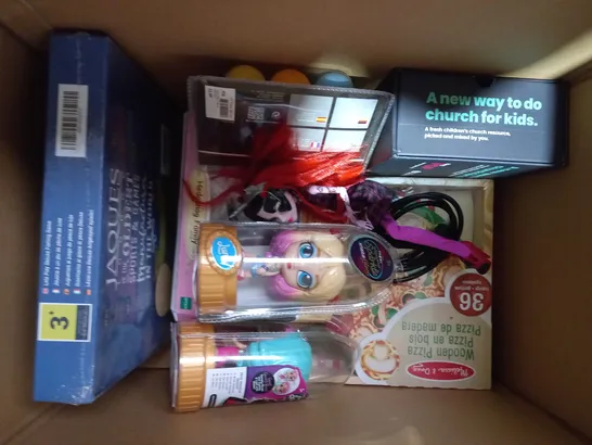 BOX OF APPROXIMATELY 10 ASSORTED TOYS AND GAMES TO INCLUDE TOMOVING 100 PIECE JIGSAW PUZZLE, SYLVANIAN FAMILIES WOOLLY ALPACA FAMILY, LEGEND OF THE AMAZON WOMEN SPECTRUM 48K GAME, ETC