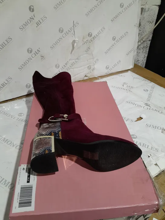 BOXED MODA IN PELLE BURGUNDY SUEDE BUCKLE BLOCK HEEL LONG BOOT