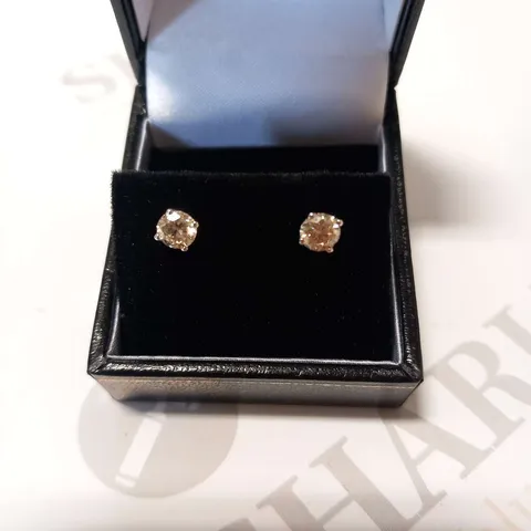 18CT WHITE GOLD STUD EARRINGS SET WITH NATURAL DIAMONDS WEIGHING +1.03CT