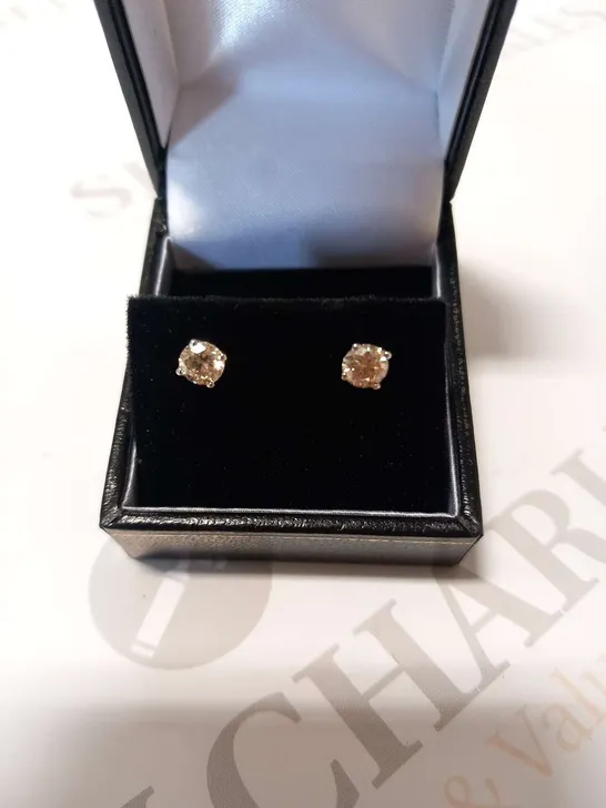 18CT WHITE GOLD STUD EARRINGS SET WITH NATURAL DIAMONDS WEIGHING +1.03CT